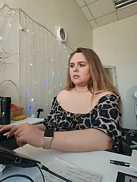 Juicy PeachLux online show from May 16, 8:44 am