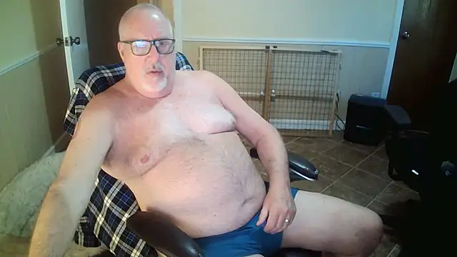 superbearboss online show from October 19, 10:10 pm