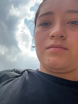 Snapshot of Karina_Leon chatting on February 6, 4:21 pm Karina Leon online show from February 6, 4:21 pm