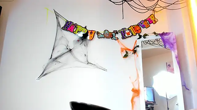 Alexa Bravva online show from November 1, 4:47 am