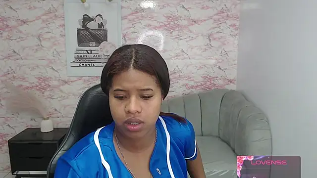 Snapshot of abby1_t_ chatting on September 27, 3:00 am abby1 t online show from September 27, 3:00 am