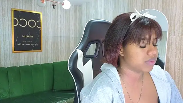 Snapshot of abby1_t_ chatting on October 2, 2:51 am abby1 t online show from October 2, 2:51 am