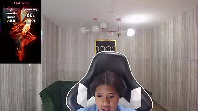 Snapshot of abby1_t_ chatting on October 7, 2:42 am abby1 t online show from October 7, 2:42 am