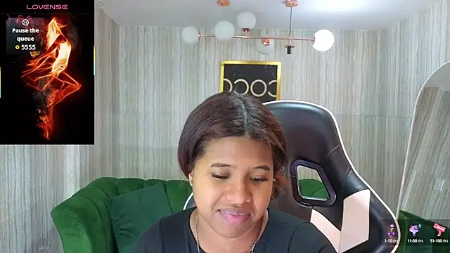 Snapshot of abby1_t_ chatting on October 15, 2:44 am abby1 t online show from October 15, 2:44 am