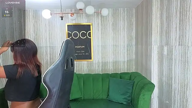 Snapshot of abby1_t_ chatting on October 22, 2:45 am abby1 t online show from October 22, 2:45 am