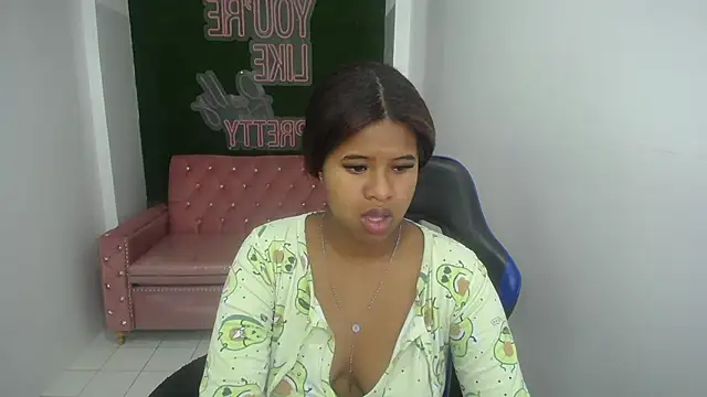 Snapshot of abby1_t_ chatting on October 26, 12:22 pm abby1 t online show from October 26, 12:22 pm