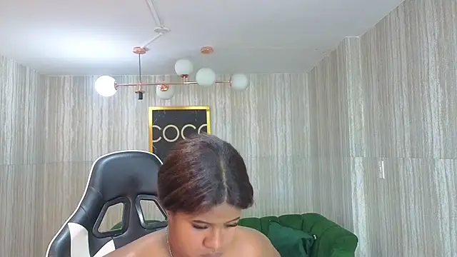 Snapshot of abby1_t_ chatting on October 28, 2:48 am abby1 t online show from October 28, 2:48 am