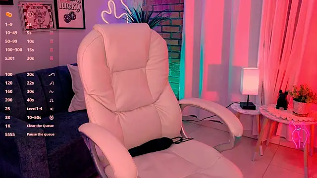 beautifulchleo online show from October 1, 1:22 am