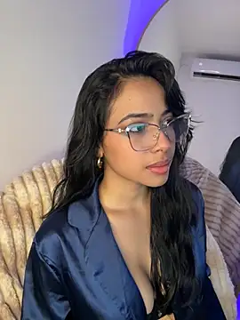  Emily Thompson  online show from March 3, 12:28 am