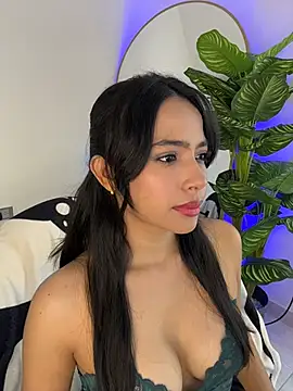  Emily Thompson  online show from July 16, 2:28 am