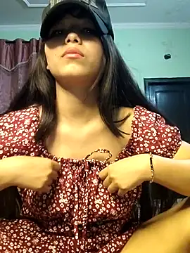 Snapshot of roshni_3562 chatting on March 8, 3:45 pm roshni 3562 online show from March 8, 3:45 pm