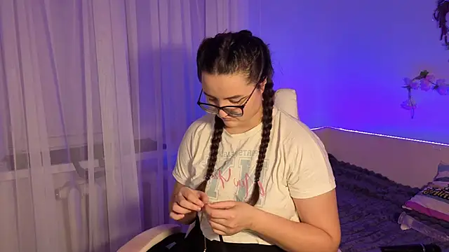 MiraLuccian online show from September 21, 7:59 pm