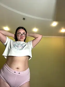 MiraLuccian online show from October 12, 8:08 pm