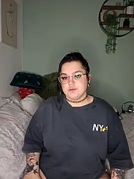 Saucy-Serenity online show from February 21, 7:59 pm