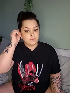 Saucy-Serenity online show from May 10, 4:28 am