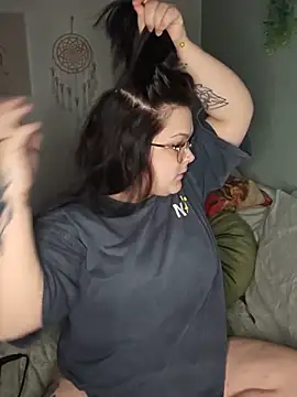 Saucy-Serenity online show from May 17, 9:44 pm