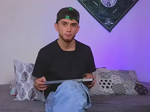 samevansx  online show from October 1, 7:20 pm