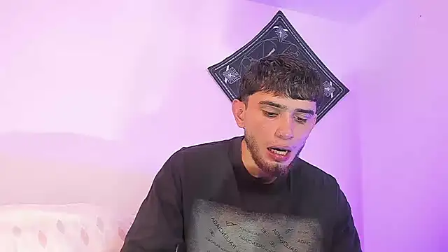 Snapshot of samevansx_ chatting on April 7, 7:36 pm samevansx online show from April 7, 7:36 pm