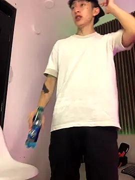 troy rouge online show from October 1, 7:20 pm