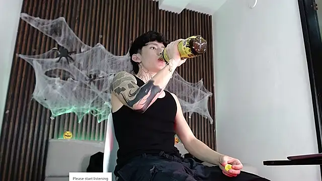 troy rouge online show from October 16, 7:15 pm