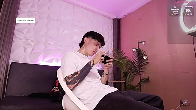 troy rouge online show from November 25, 7:14 pm