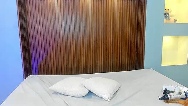 ZaraBlaze5 online show from September 26, 12:20 pm