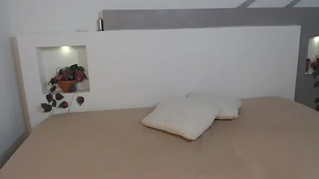 ZaraBlaze5 online show from October 19, 12:28 pm