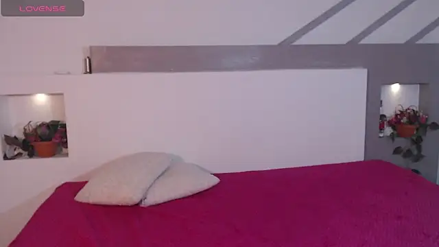 ZaraBlaze5 online show from October 28, 1:25 pm