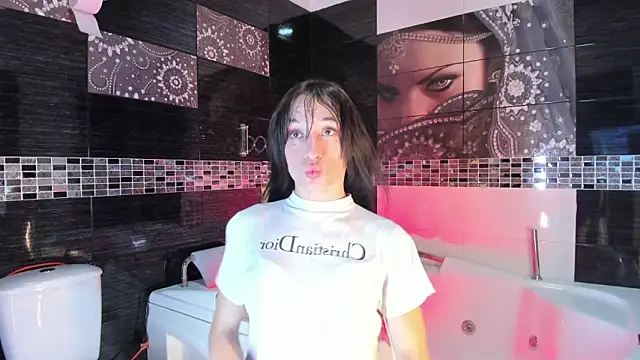 Small Hot19 online show from September 24, 9:23 am