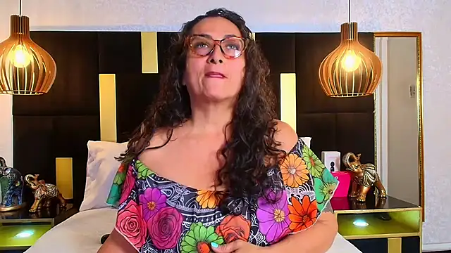 Snapshot of AlessandraLeroy chatting on October 12, 2:27 pm AlessandraLeroy online show from October 12, 2:27 pm