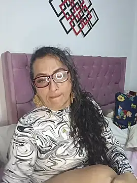 AlessandraLeroy online show from February 6, 2:38 am