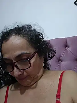 Snapshot of AlessandraLeroy chatting on February 24, 12:52 am AlessandraLeroy online show from February 24, 12:52 am