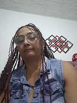 Snapshot of AlessandraLeroy chatting on March 21, 12:26 am AlessandraLeroy online show from March 21, 12:26 am