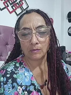 Snapshot of AlessandraLeroy chatting on March 29, 12:21 am AlessandraLeroy online show from March 29, 12:21 am