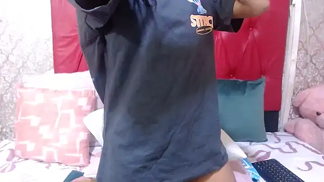 BondiBitch online show from September 19, 4:07 pm