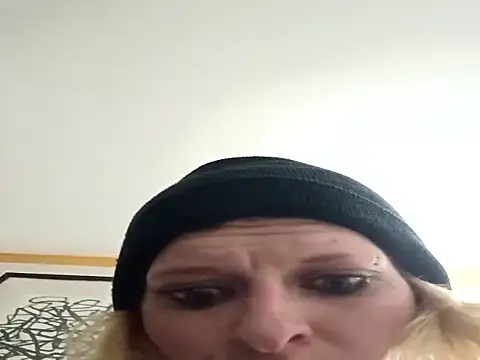 Snapshot of KITTYBOOBOOFUXX chatting on October 20, 11:38 pm KITTYBOOBOOFUXX online show from October 20, 11:38 pm