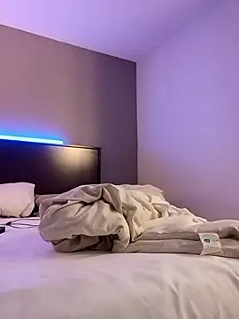 Snapshot of KITTYBOOBOOFUXX chatting on November 7, 4:23 am KITTYBOOBOOFUXX online show from November 7, 4:23 am