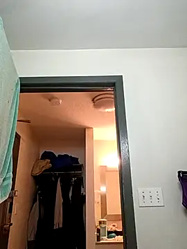 Snapshot of KITTYBOOBOOFUXX chatting on November 9, 5:06 am KITTYBOOBOOFUXX online show from November 9, 5:06 am