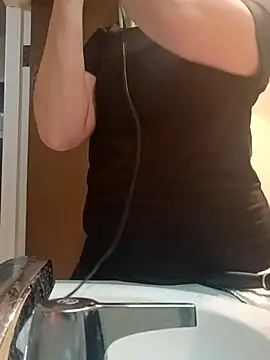 Snapshot of KITTYBOOBOOFUXX chatting on November 18, 3:12 am KITTYBOOBOOFUXX online show from November 18, 3:12 am