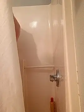 Snapshot of KITTYBOOBOOFUXX chatting on November 29, 3:20 am KITTYBOOBOOFUXX online show from November 29, 3:20 am