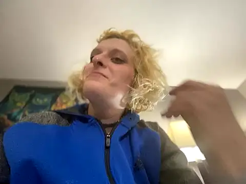 Snapshot of KITTYBOOBOOFUXX chatting on January 7, 6:10 pm KITTYBOOBOOFUXX online show from January 7, 6:10 pm