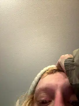 Snapshot of KITTYBOOBOOFUXX chatting on January 12, 2:33 pm KITTYBOOBOOFUXX online show from January 12, 2:33 pm