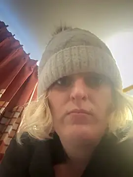 Snapshot of KITTYBOOBOOFUXX chatting on February 3, 9:53 pm KITTYBOOBOOFUXX online show from February 3, 9:53 pm