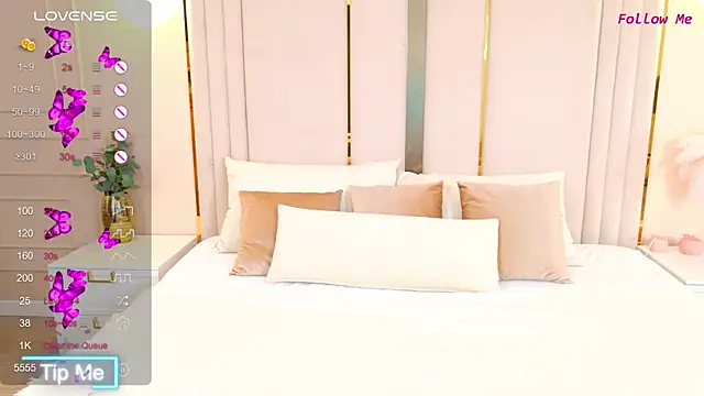 AmeliRoyse online show from October 9, 5:22 pm