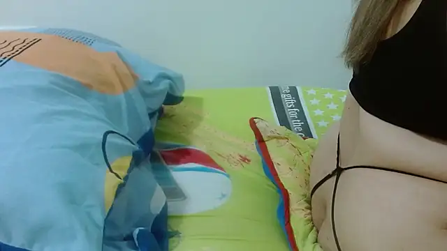 Snapshot of Milena_Foox chatting on October 30, 7:58 pm Milena Foox online show from October 30, 7:58 pm