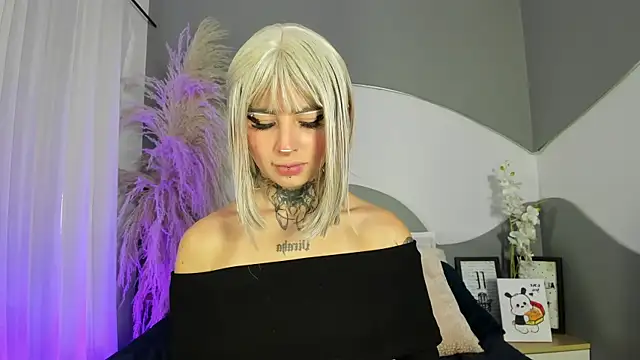Snapshot of Zhally_Dee chatting on April 28, 12:21 pm Zhally Dee online show from April 28, 12:21 pm