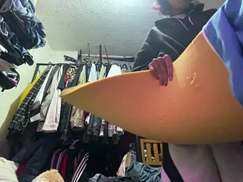 Snapshot of kirito_kun chatting on April 5, 6:32 am kirito kun online show from April 5, 6:32 am