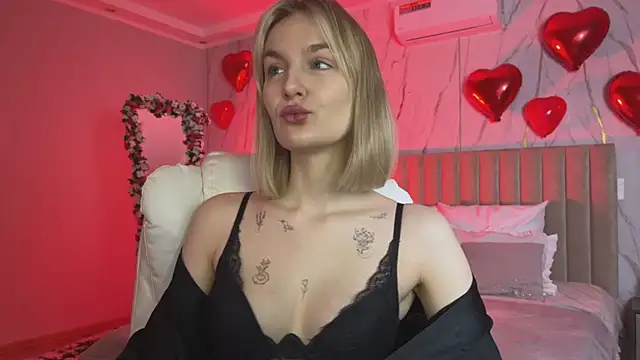 Snapshot of _Vikky_Moon_ chatting on March 7, 12:51 am Vikky Moon online show from March 7, 12:51 am