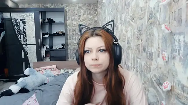 Snapshot of RendyDow chatting on February 18, 8:10 am RendyDow online show from February 18, 8:10 am