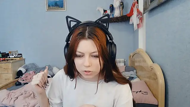 Snapshot of RendyDow chatting on March 5, 8:21 am RendyDow online show from March 5, 8:21 am